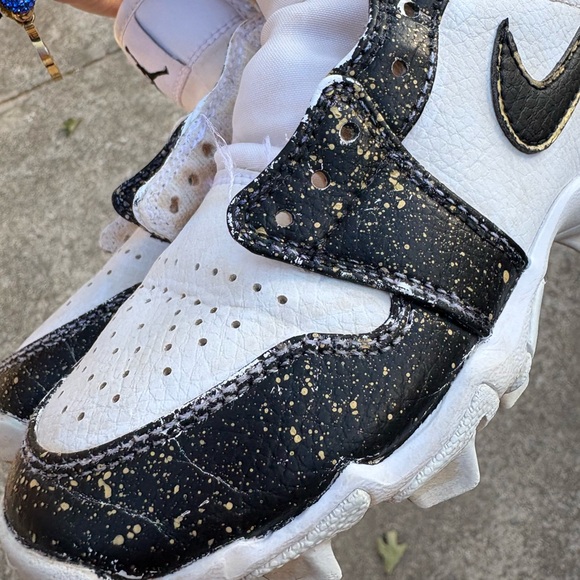 Nike Air Jordan Kids White, Black, and Gold Cleats - Picture 3 of 6